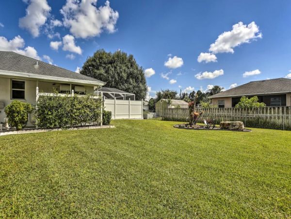 Fort Myers Home 989581