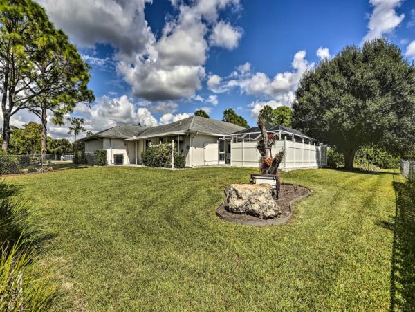 Fort Myers Home 989581