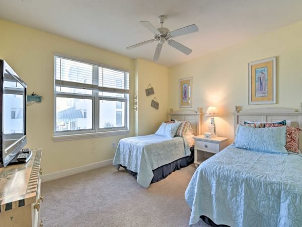 Daytona Beach Home 989590
