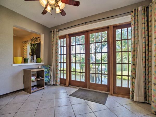 Hollywood Home 989595