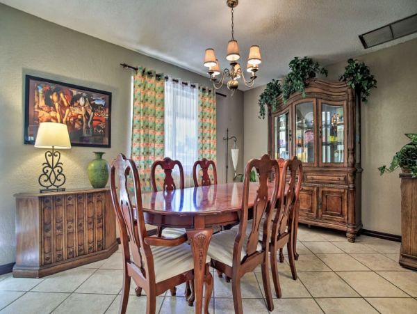 Hollywood Home 989595
