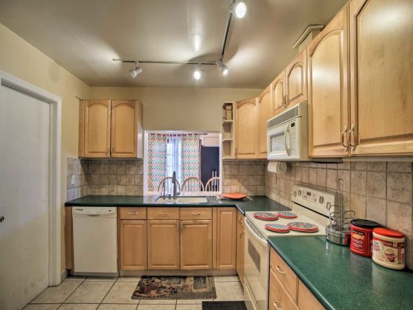 Hollywood Home 989595