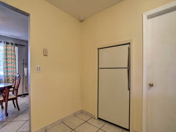 Hollywood Home 989595