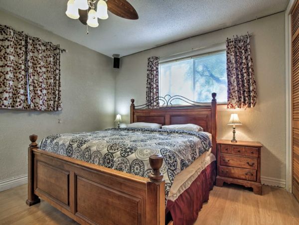 Hollywood Home 989595