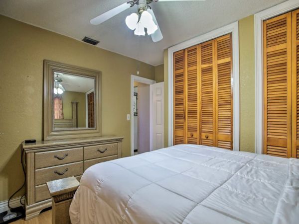 Hollywood Home 989595