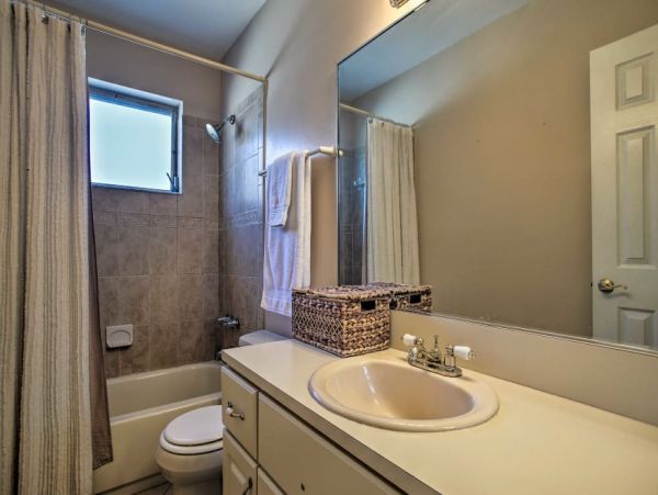 Hollywood Home 989595
