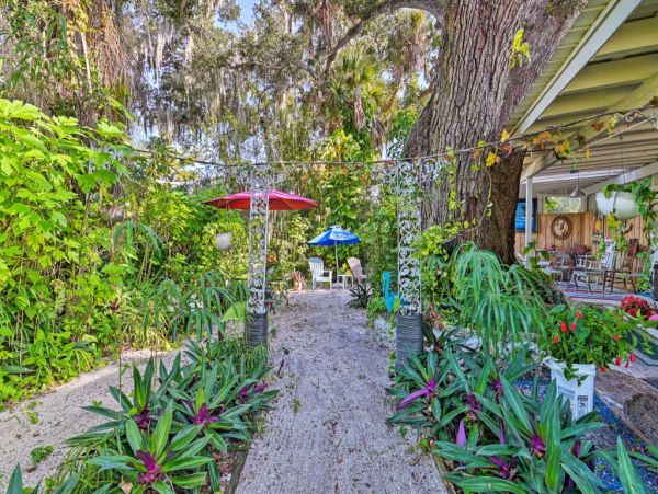 Daytona Beach Home 989601