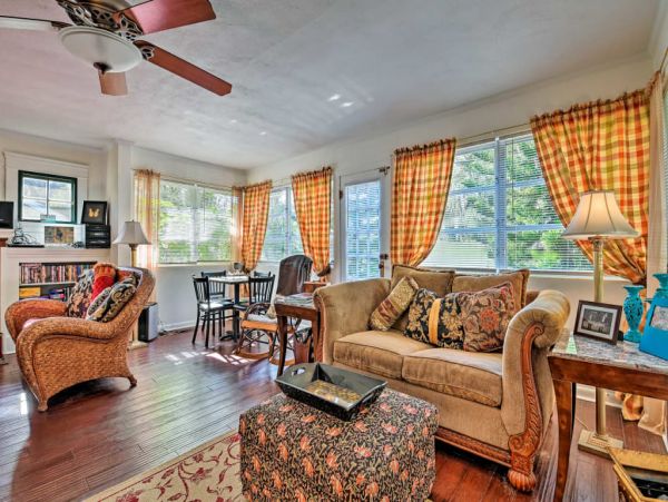 Daytona Beach Home 989601