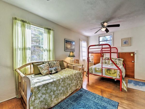 Daytona Beach Home 989601