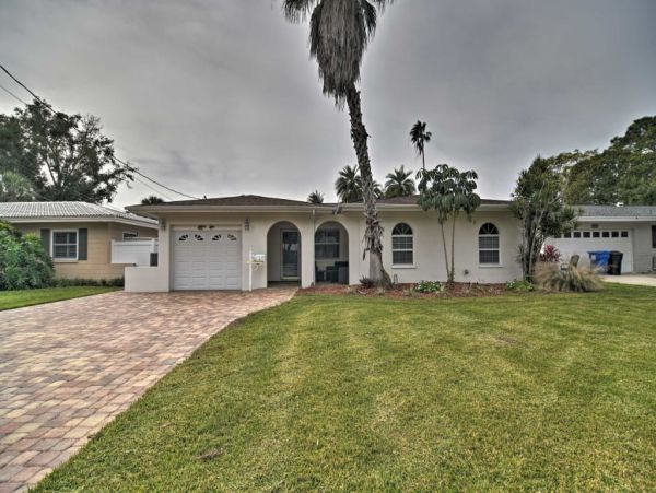 St. Petersburg Home 989608