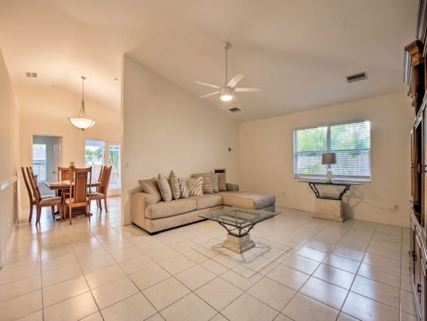 Naples Home 989615