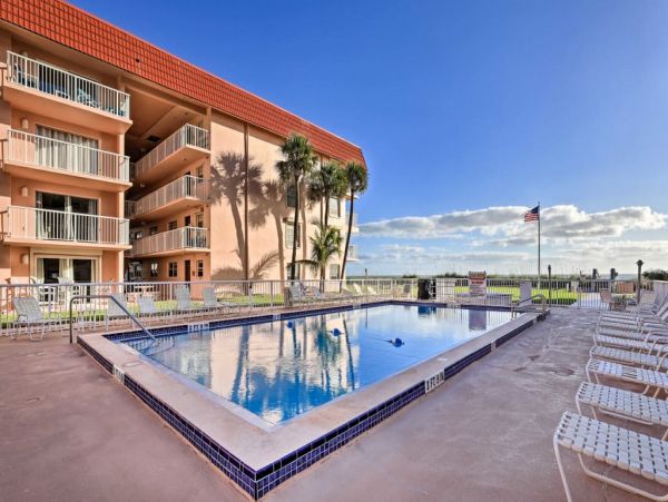 Cocoa Beach Home 989626