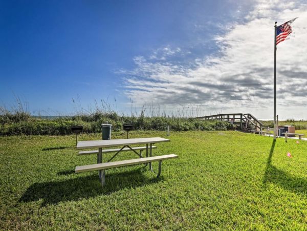 Cocoa Beach Home 989627
