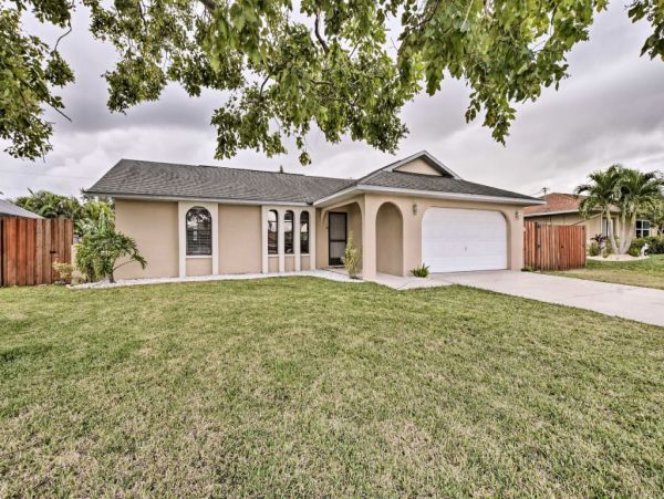 Vacation Rental Home in Cape Coral with Private Pool