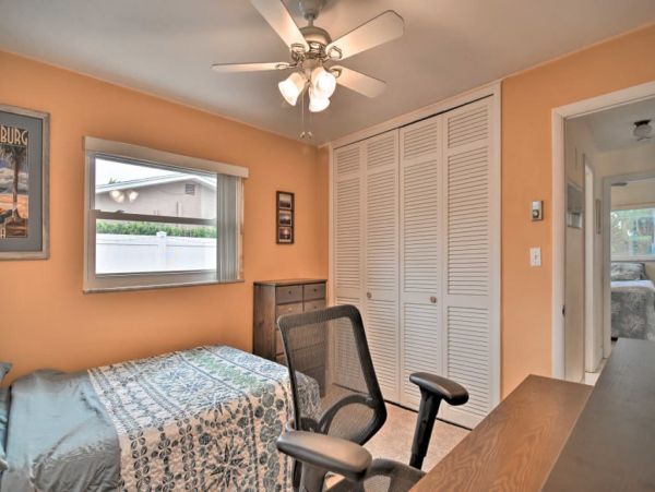 St. Petersburg Home 989634