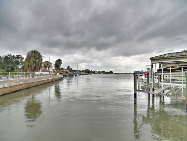 St. Petersburg Home 989634