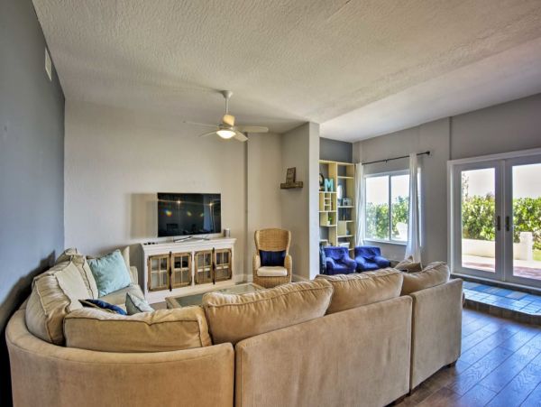 Cocoa Beach Home 989636