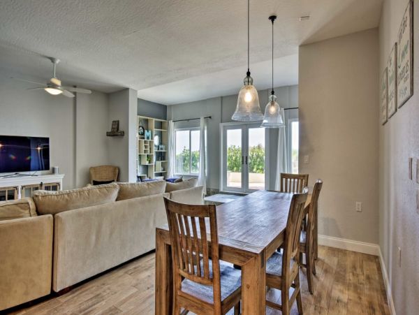 Cocoa Beach Home 989636