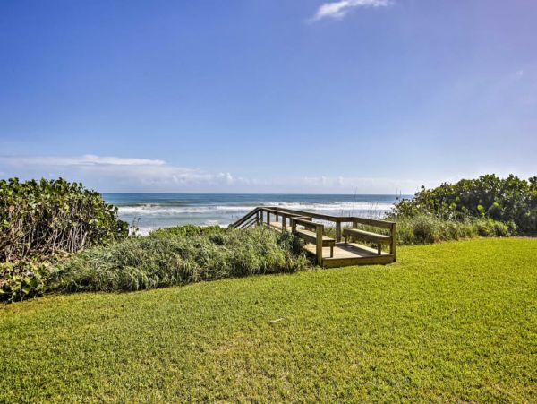 Cocoa Beach Home 989636