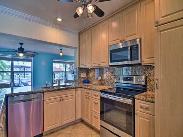 St. Petersburg Home 989637