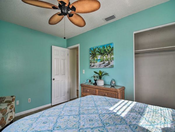 St. Petersburg Home 989637