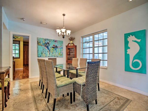 Hollywood Home 989644