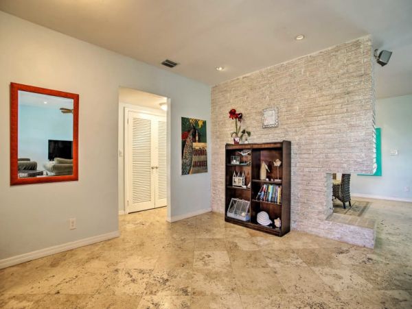 Hollywood Home 989644
