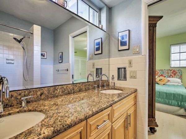Hollywood Home 989644