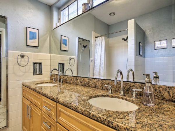 Hollywood Home 989644
