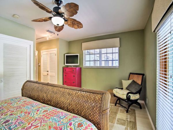 Hollywood Home 989644