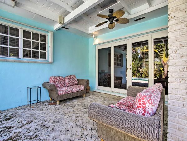 Hollywood Home 989644