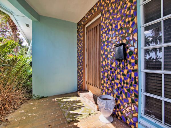 Hollywood Home 989644