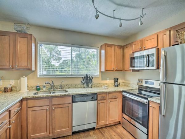 Three Bedroom Charming Vacation Home in North Port Six Guests