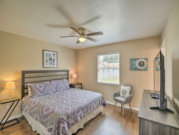 Three Bedroom Charming Vacation Home in North Port Six Guests