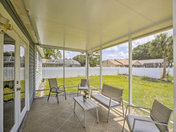 Three Bedroom Charming Vacation Home in North Port Six Guests