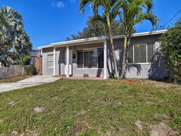 Hollywood Home 989665