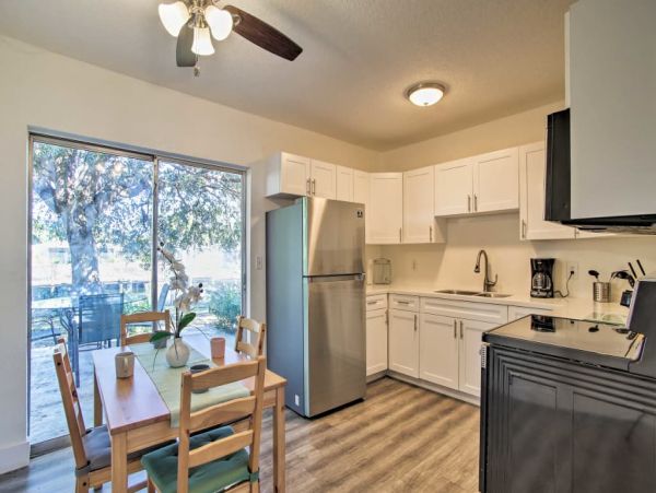 Hollywood Home 989665