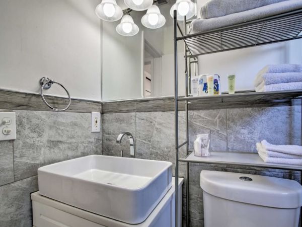 Hollywood Home 989665