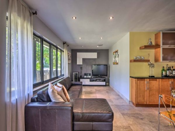 Naples Home 989668