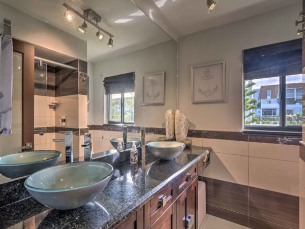 Naples Home 989668