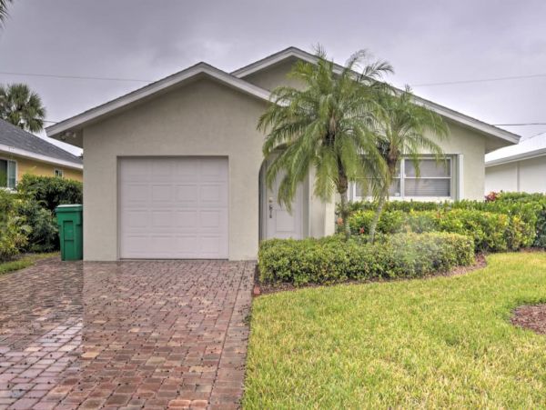 Naples Vacation Three Bedroom Home Sleeps 10 Walk To Beach