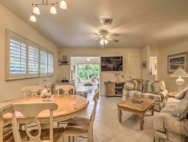 Naples Vacation Three Bedroom Home Sleeps 10 Walk To Beach