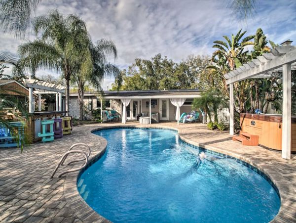Cocoa Beach Home 989673