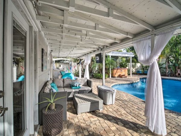 Cocoa Beach Home 989673