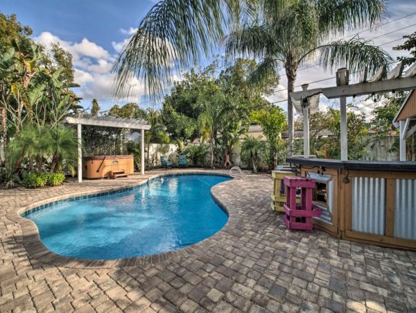 Cocoa Beach Home 989673