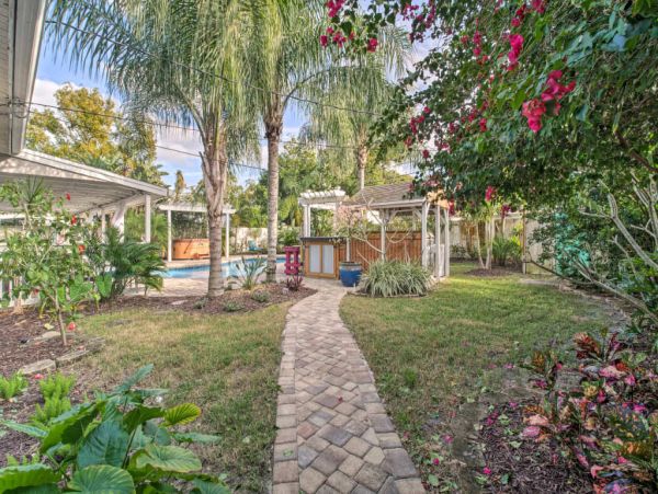 Cocoa Beach Home 989673