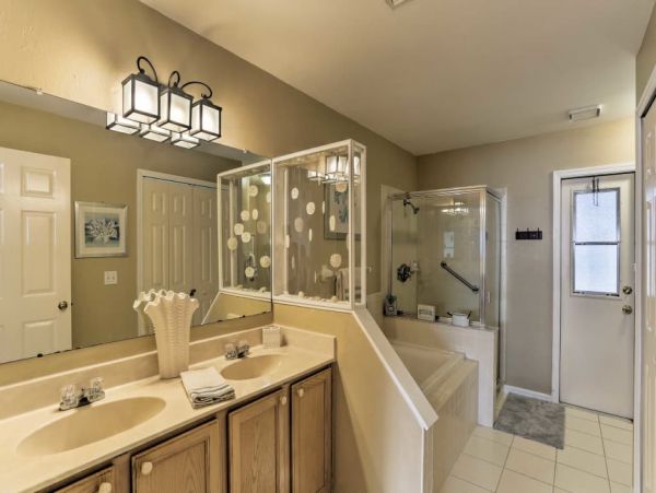 Three Bedroom Cape Coral Vacation Home with Pool & Boat Dock