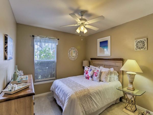 Three Bedroom Cape Coral Vacation Home with Pool & Boat Dock