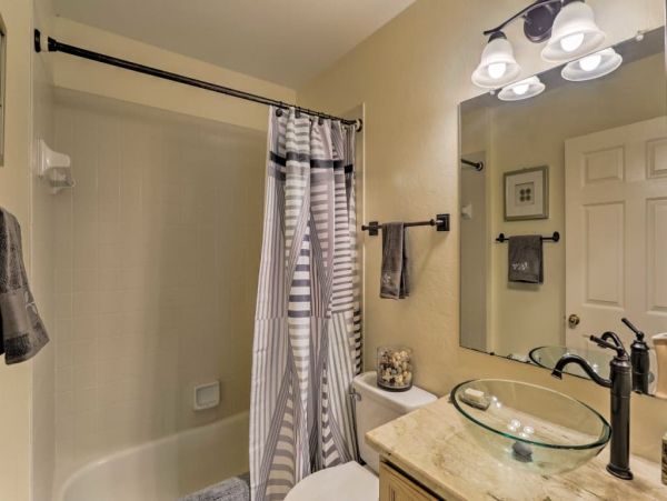 Three Bedroom Cape Coral Vacation Home with Pool & Boat Dock