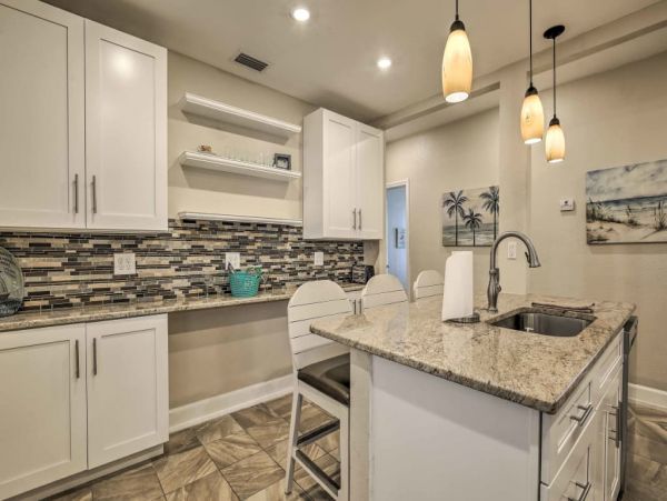 St. Petersburg Home 989681